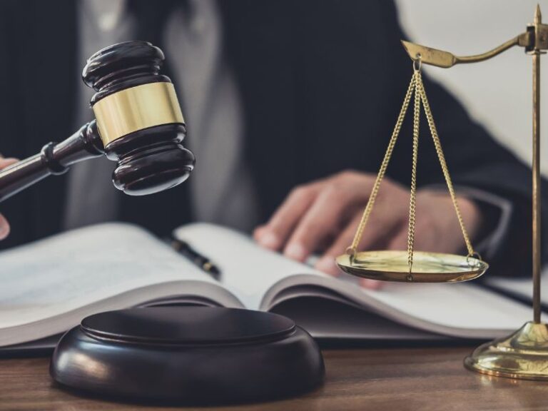 Advogado para despejo em Curitiba